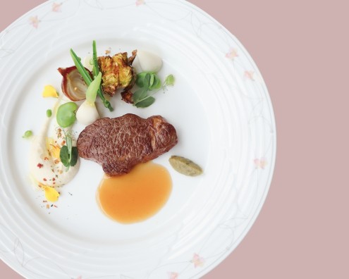 牛フィレ肉のポワレ 春の彩り ワサビのコンディマンを添えて