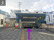 Proceed to the entrance of the east-west connecting underground passage.