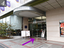 到达酒店入口